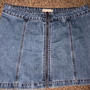 Altar’d State Women’s Full Zip Front Denim Mini Skirt, Medium Wash, size M